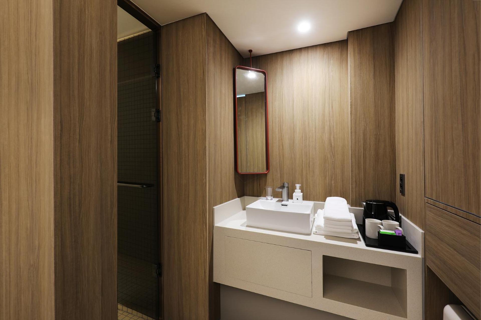 By The Designers Khách sạn *