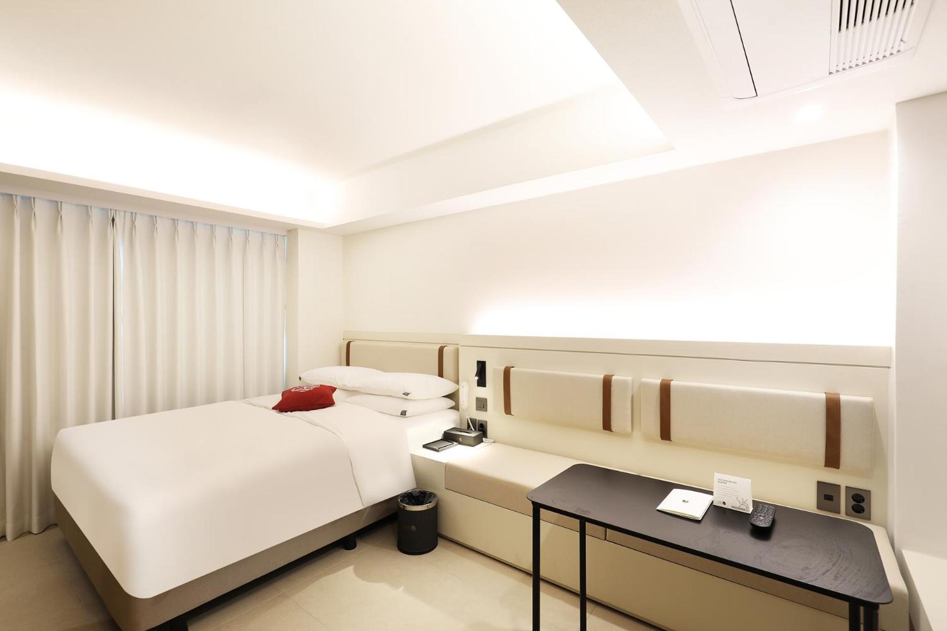 Khách sạn By The Designers