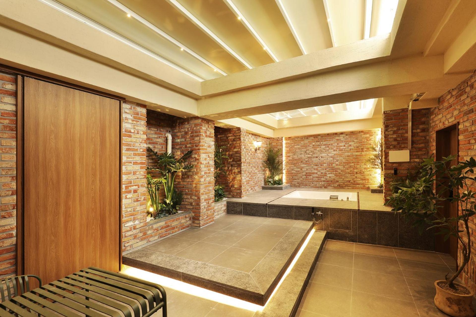 By The Designers Hotel *