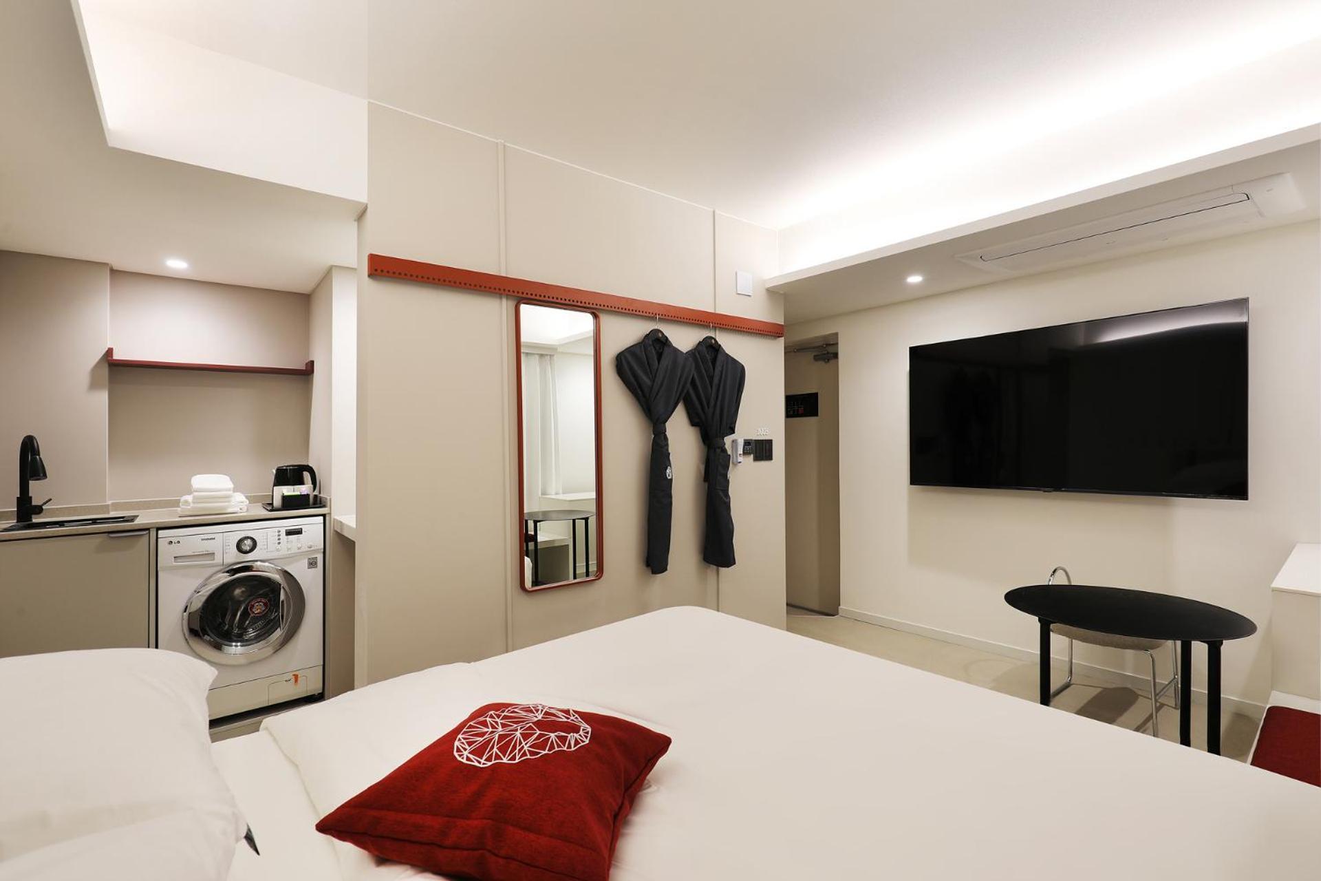 Hotel By The Designers *